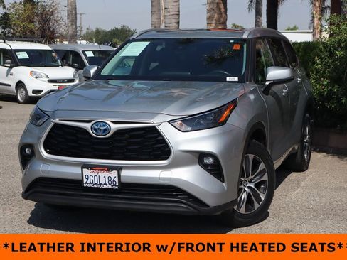 Used 2023 Toyota Highlander XLE image 4