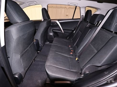 Used 2018 Toyota RAV4 LE w/ Carpet Mat Package AWD/4WD image 16