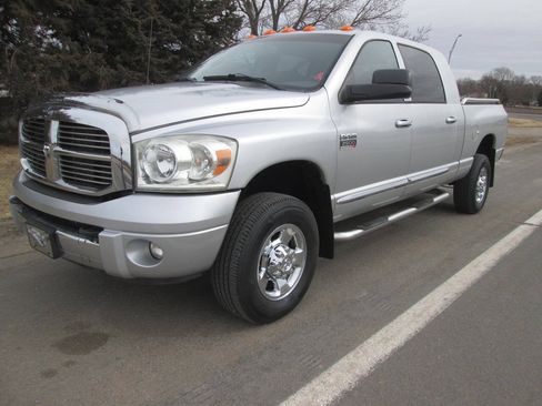 Used 2008 Dodge Ram 2500 Truck Laramie w/ Protection Group AWD/4WD image 6