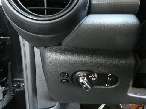 Used 2018 MINI Cooper 2-Door Hardtop FWD image 54