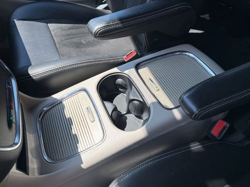 Used 2019 Dodge Grand Caravan SXT w/ Rear Park Assist Package FWD image 20