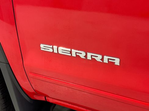 Used 2017 GMC Sierra 1500 SLE w/ Enhanced Driver Alert Package RWD image 9