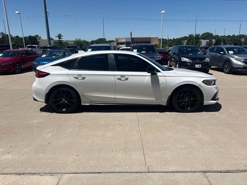 Used 2023 Honda Civic Sport image 4
