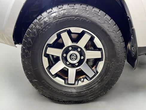 Used 2019 Toyota 4Runner TRD Off-Road Premium AWD/4WD image 14