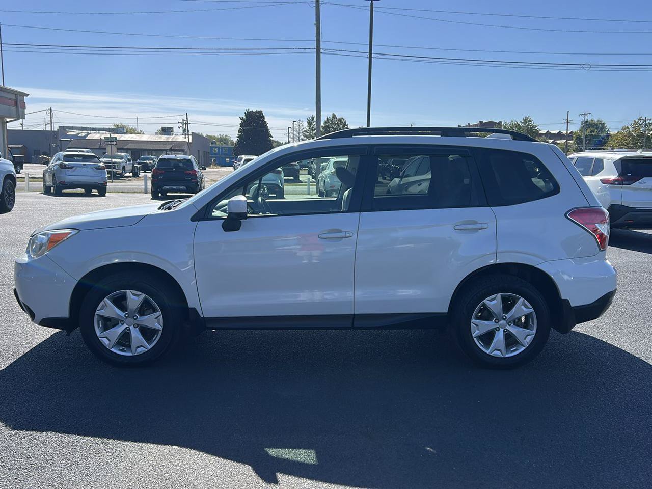 Used 2016 Subaru Forester 2.5i Premium w/ All-Weather Package AWD/4WD image 8