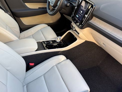 New 2026 Volvo XC40 B5 Plus w/ Protection Package Premier image 17