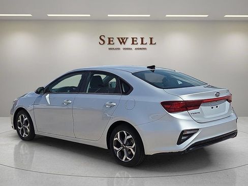 Used 2020 Kia Forte LXS FWD image 3