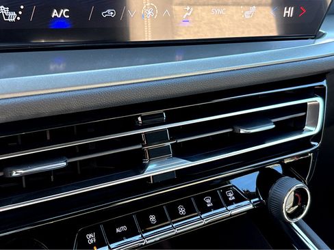 New 2026 Chevrolet Traverse LT w/ Driver Confidence Package FWD image 6