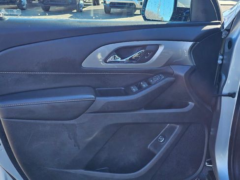 Used 2019 Chevrolet Traverse LT image 9