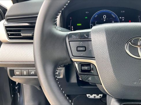 Used 2026 Toyota Camry SE w/ Convenience Package image 25