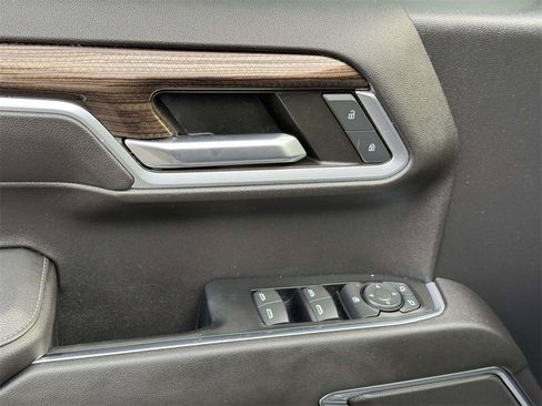 Used 2022 Chevrolet Silverado 1500 LT w/ Z71 Off-Road Package image 17