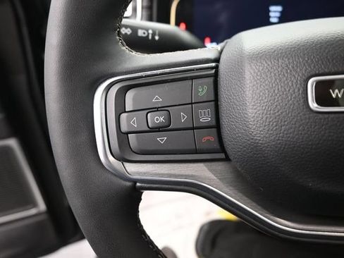 Used 2023 Jeep Wagoneer Series II AWD/4WD image 16