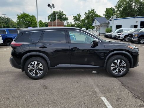 Used 2021 Nissan Rogue SV AWD/4WD image 3
