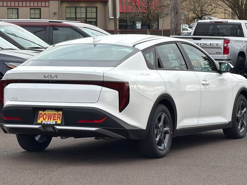 New 2026 Kia K4 LXS image 5