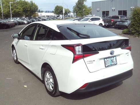 Used 2020 Toyota Prius XLE w/ Advanced Technology Package AWD/4WD image 3