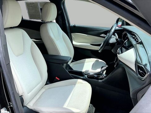 Used 2023 Buick Encore GX Select w/ Sport Touring Package FWD image 9