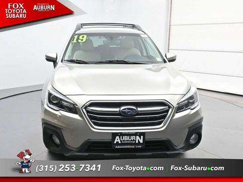 Used 2019 Subaru Outback 2.5i Limited AWD/4WD image 3