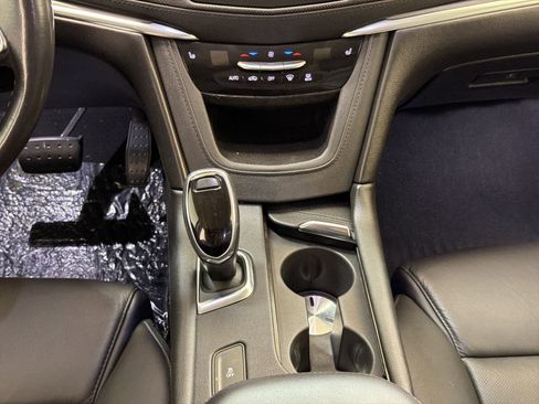 Used 2019 Cadillac XT5 Luxury FWD image 18