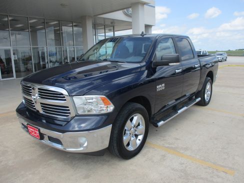 Used 2018 RAM 1500 Big Horn AWD/4WD image 2