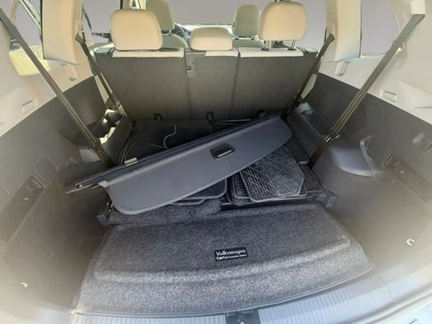 Used 2019 Volkswagen Tiguan SE FWD image 39