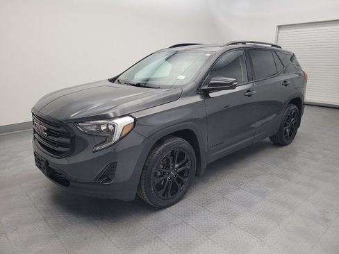 Used 2021 GMC Terrain SLT w/ Elevation Edition AWD/4WD image 2