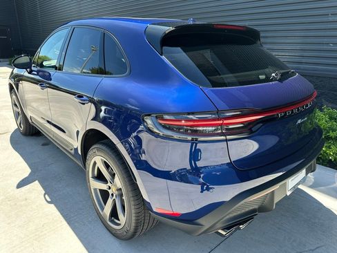 Used 2025 Porsche Macan AWD/4WD image 3