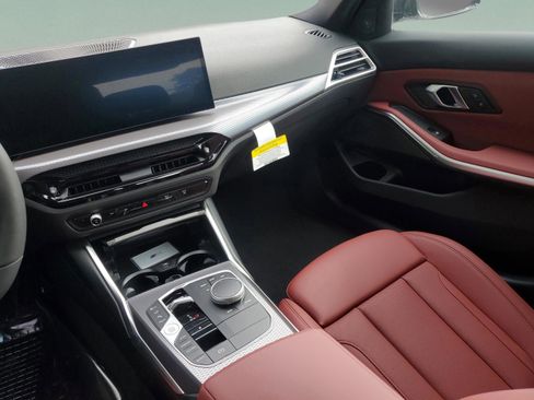 Used 2025 BMW 330i Sedan w/ M Sport Package image 14