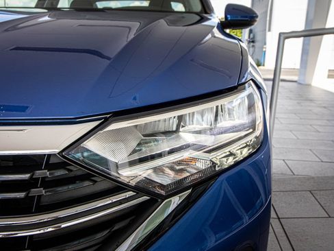Used 2024 Volkswagen Jetta SE w/ Panoramic Sunroof Package FWD image 6