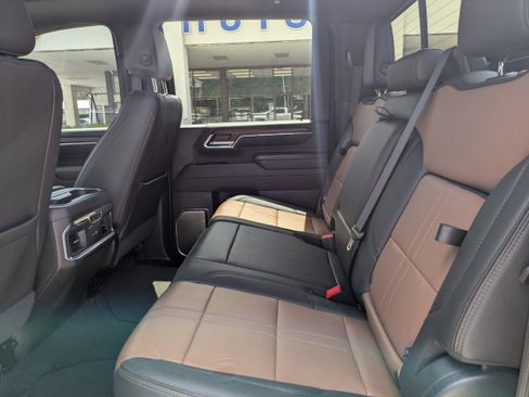 Used 2024 Chevrolet Silverado 2500 High Country w/ High Country Premium Package AWD/4WD image 13