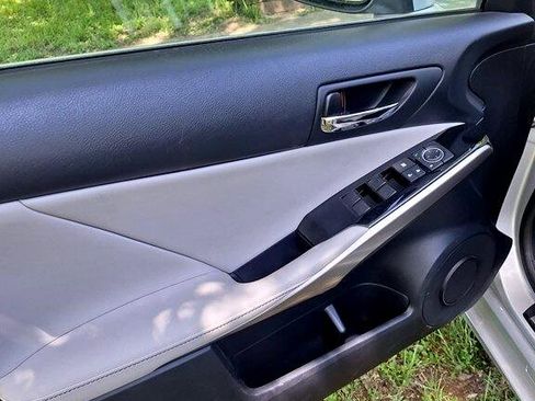 Used 2015 Lexus IS 250 image 9