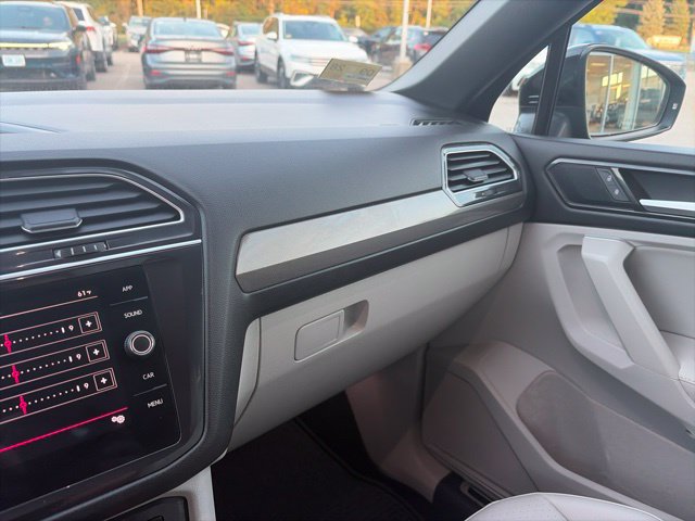 Certified 2023 Volkswagen Tiguan SE R-Line AWD/4WD image 27