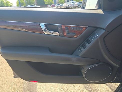 Used 2011 Mercedes-Benz C 300 4MATIC Sedan image 21