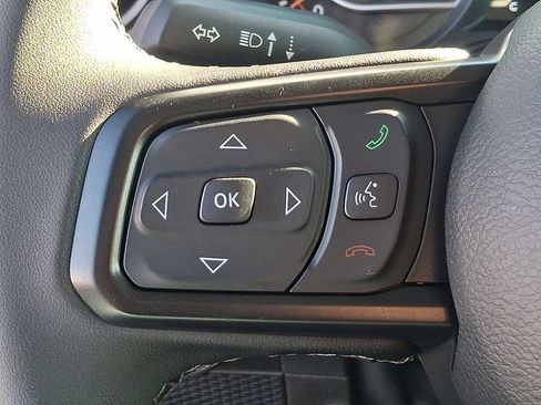 Used 2026 Jeep Gladiator Mojave AWD/4WD image 16