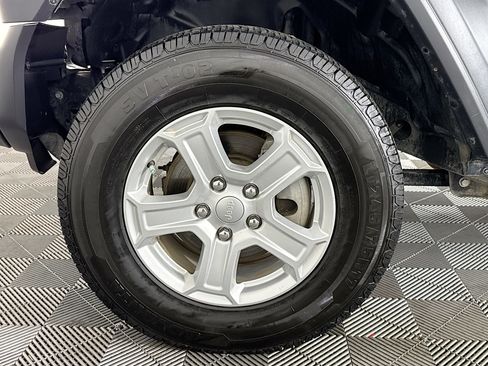 Used 2019 Jeep Wrangler Unlimited Sport S image 37