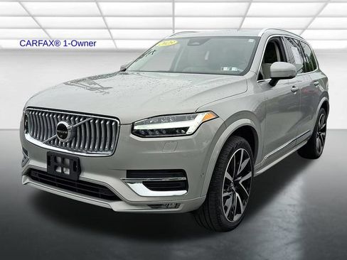 Certified 2023 Volvo XC90 B6 Plus AWD/4WD image 3