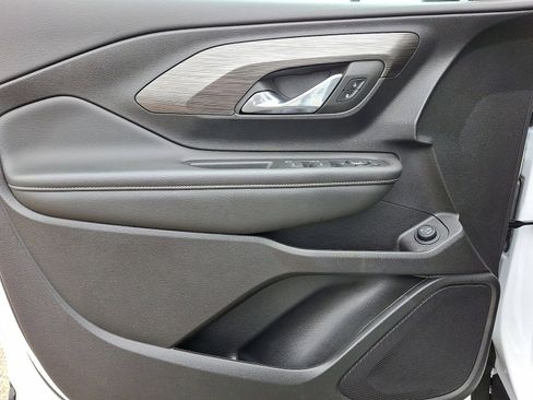 Certified 2023 GMC Terrain SLE w/ Driver Convenience Package image 10