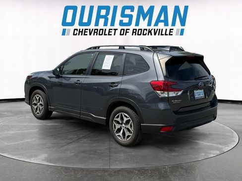 Used 2022 Subaru Forester Premium AWD/4WD image 4