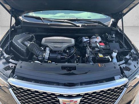 Used 2025 Cadillac XT6 Premium Luxury FWD image 11
