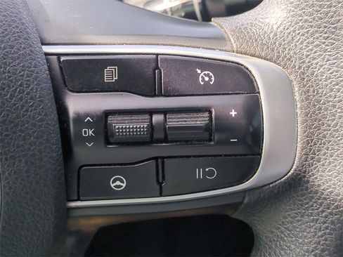 Used 2022 Kia K5 LXS image 27