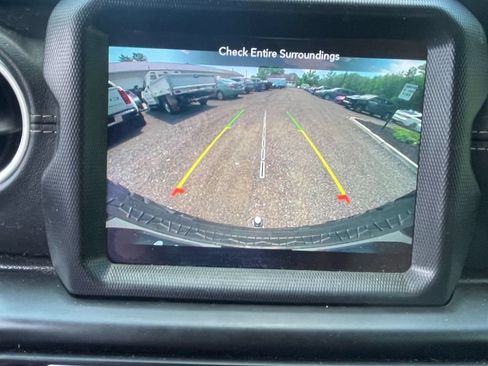 Used 2020 Jeep Wrangler Unlimited Sahara AWD/4WD image 21