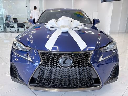 Used 2017 Lexus IS 200t F Sport w/ F Sport Package RWD image 2