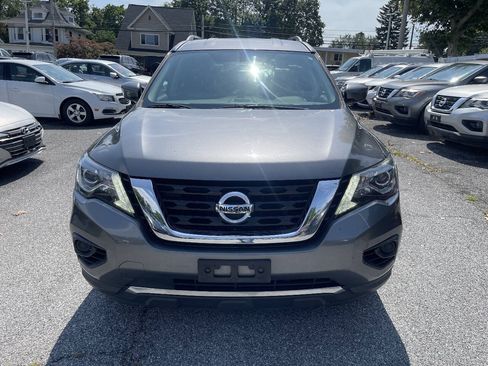 Used 2019 Nissan Pathfinder S AWD/4WD image 2