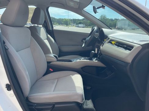 Used 2016 Honda HR-V LX image 19