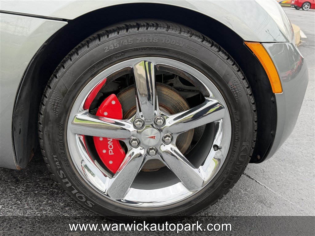Used 2006 Pontiac Solstice Convertible w/ Premium Package RWD image 18
