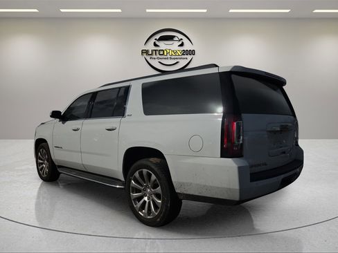 Used 2019 GMC Yukon XL SLT image 5