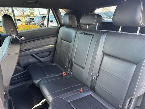 Used 2023 Volkswagen Atlas Cross Sport SE image 31