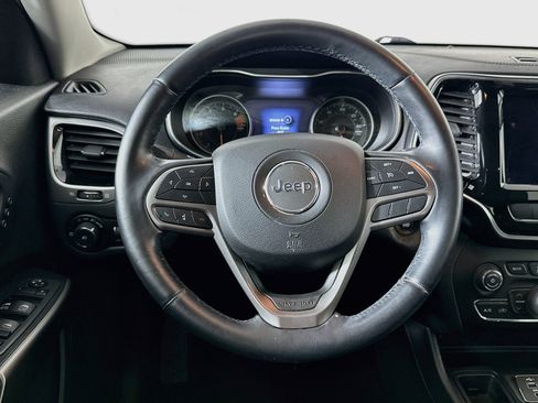 Used 2019 Jeep Cherokee Limited FWD image 18