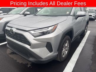 Used 2025 Toyota RAV4 XLE FWD video 1