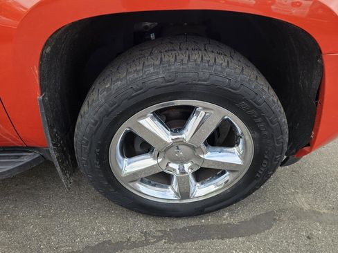 Used 2011 Chevrolet Avalanche LTZ AWD/4WD image 14