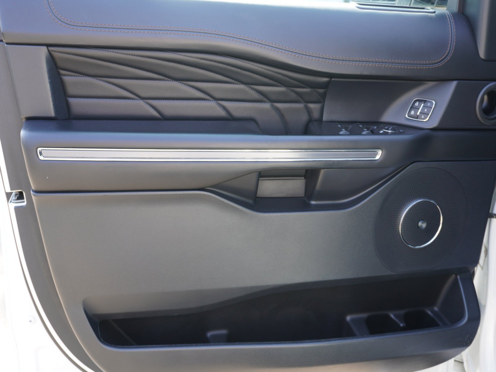 Used 2021 Ford Expedition Max Platinum AWD/4WD image 27